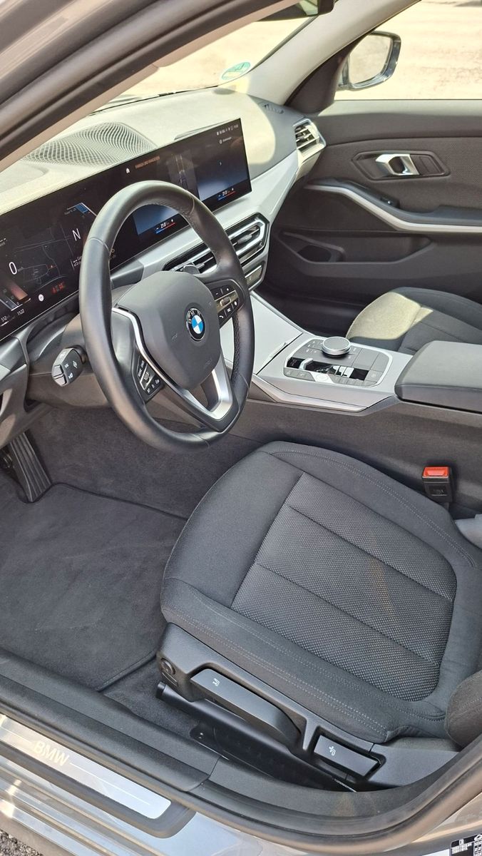 BMW 320d xDrive Touring - Samsaru's Car Outlet
