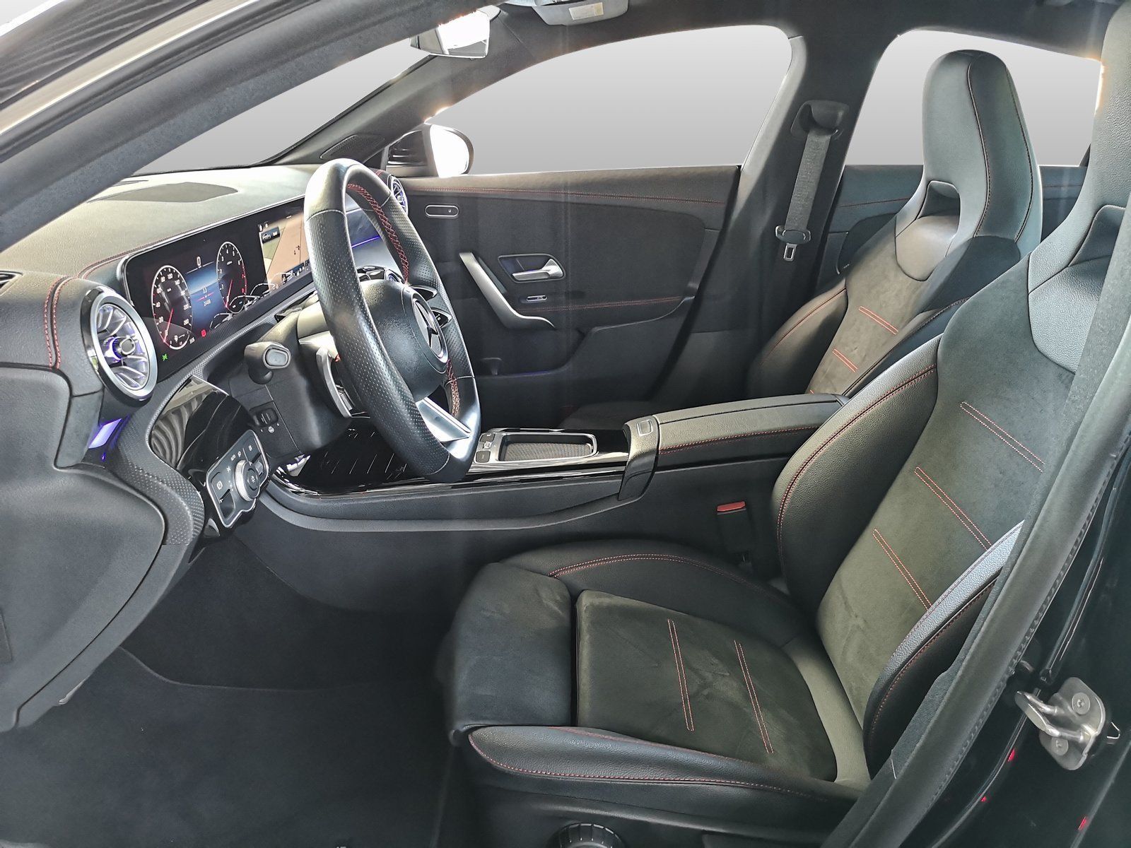 Mercedes-Benz CLA 180 Coupé AMG Line - Samsaru's Car Outlet