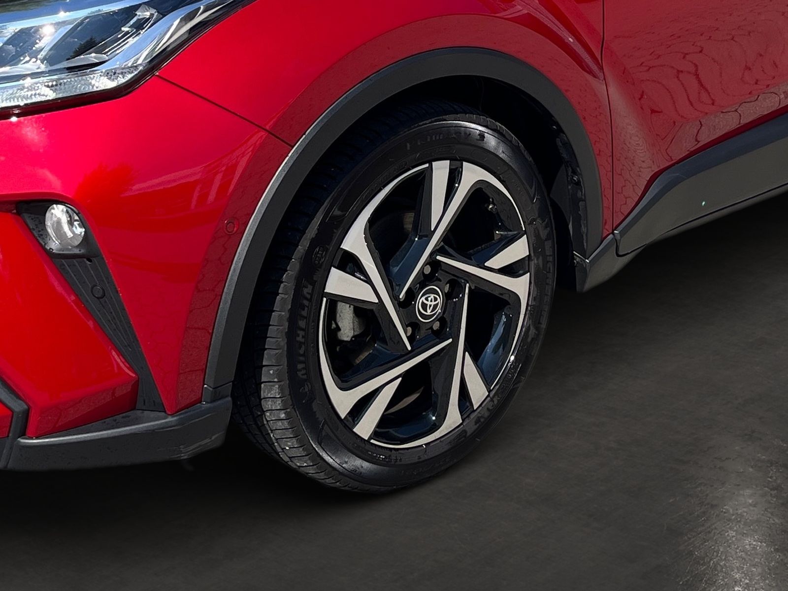 Toyota C-HR 2.0 Hybrid - Samsaru's Car Outlet