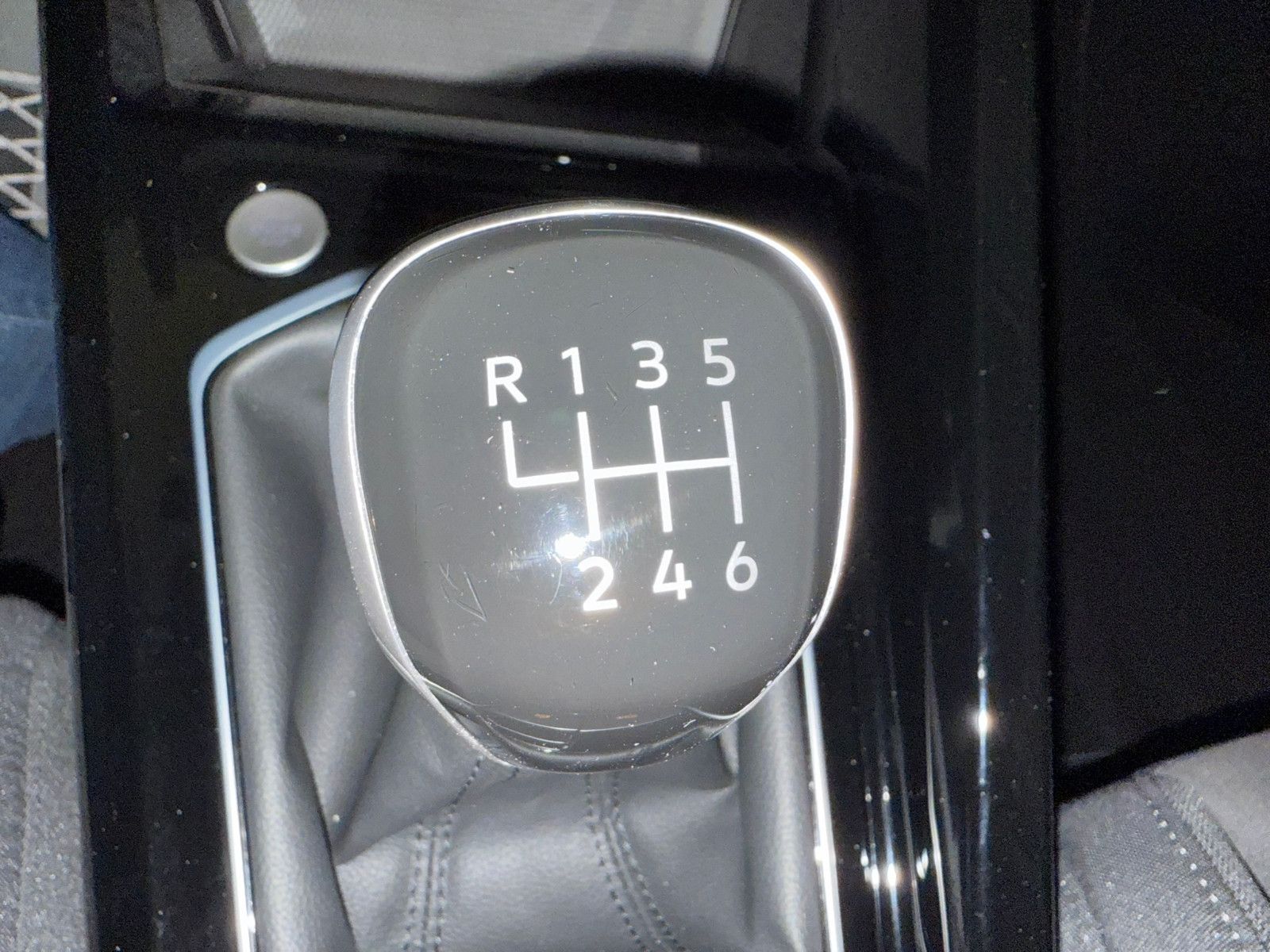 Volkswagen Golf VIII Lim. Style - Samsaru's Car Outlet