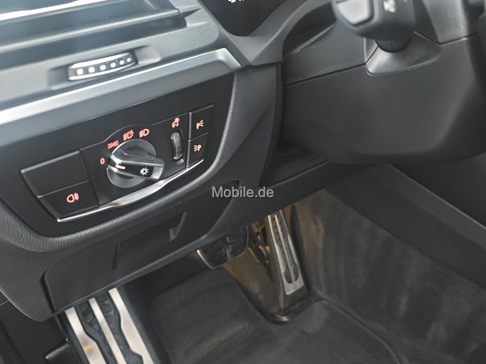 BMW X3 xDrive20d AT Navi Bluetooth PDC MP3 Schn.