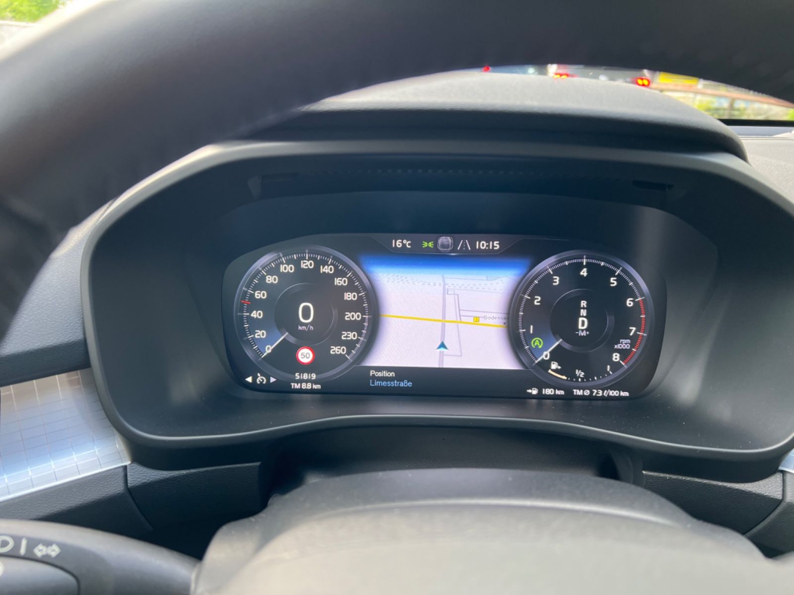 Volvo XC40 T3 Momentum Pro - Samsaru's Car Outlet
