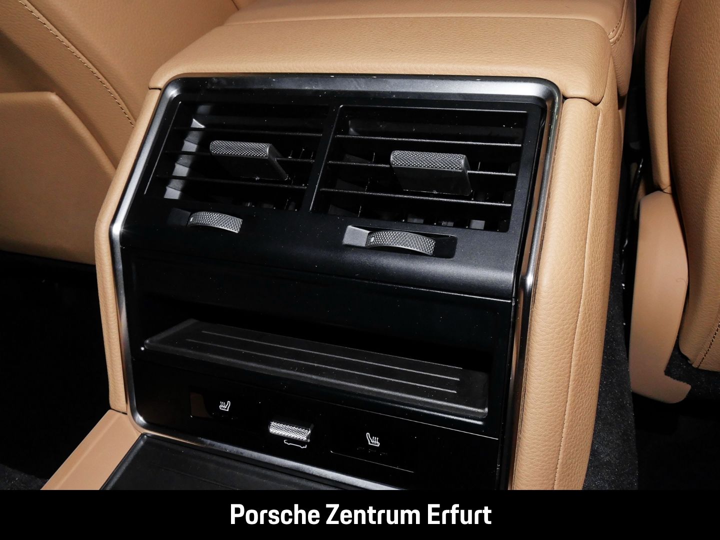Porsche Panamera 4 E-Hybrid ST Platinum Edition
