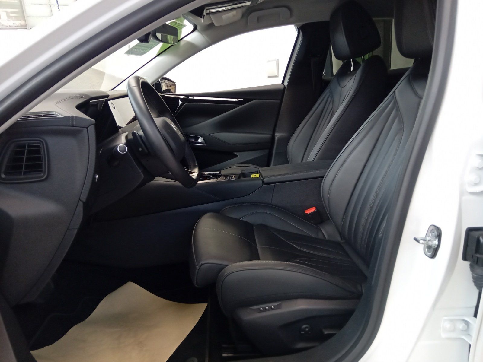 DS Automobiles DS4 1.2 PureTech 130 S&S Rivoli SHZ+2xKlima+PDC