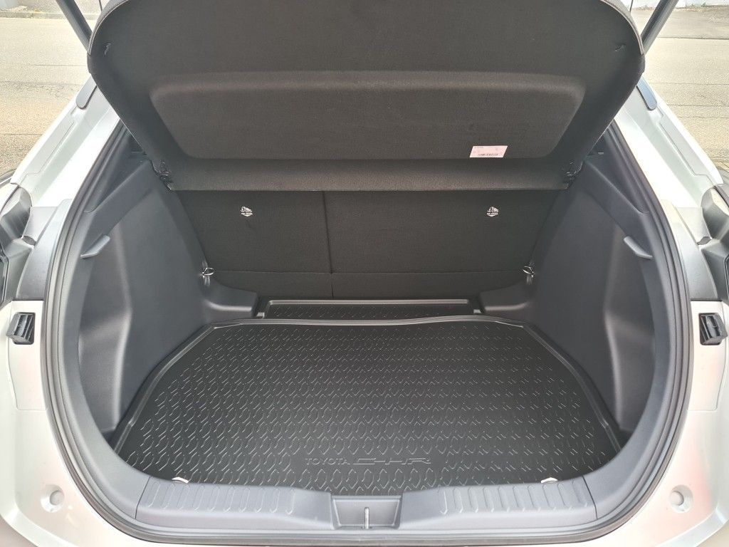 Toyota C-HR 1.8 Hybrid - Samsaru's Car Outlet