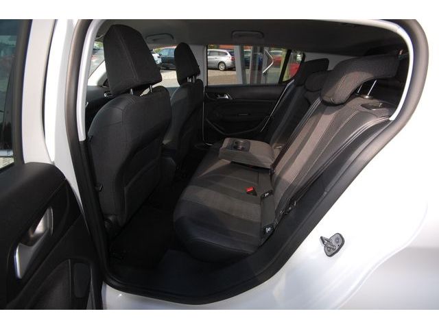 Peugeot 308 Allure Pack BlueHDi 130 EAT8 - Samsaru's Car Outlet