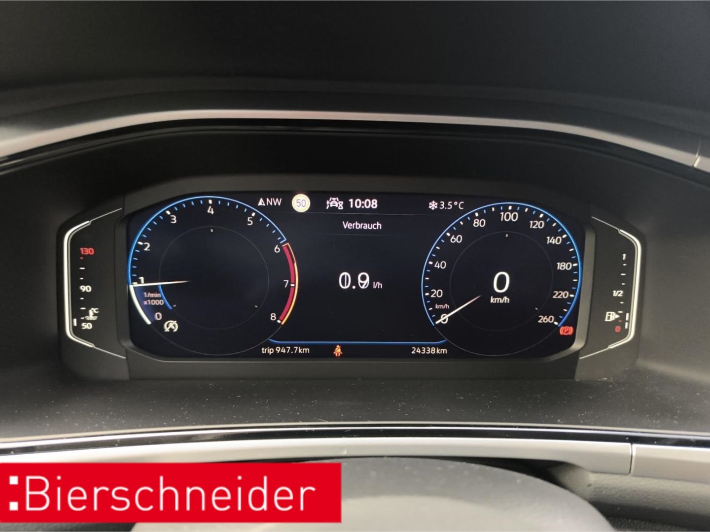 Volkswagen T-Roc 1.0 TSI - Samsaru's Car Outlet