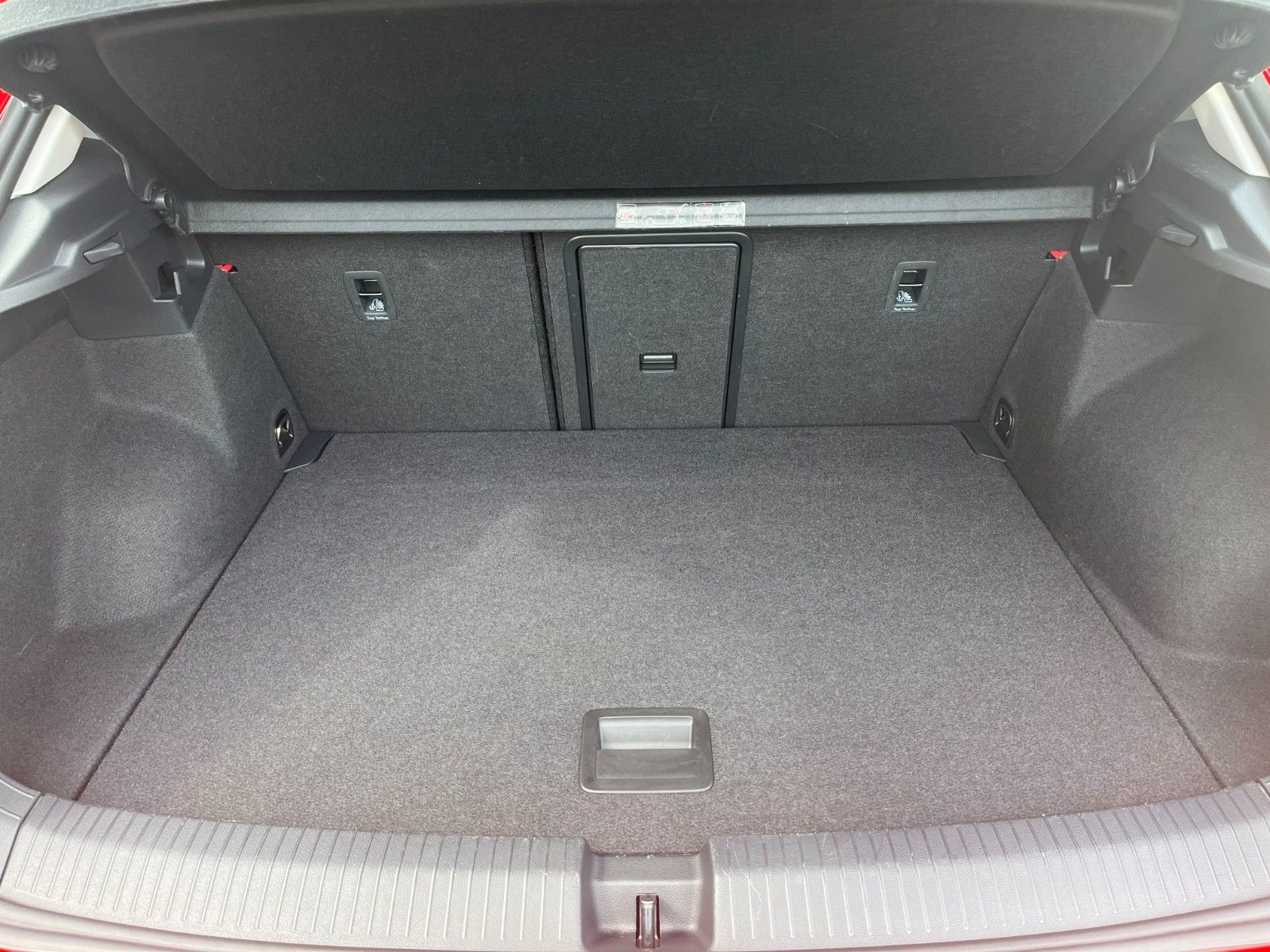 Volkswagen T-Roc 1.5 TSI DSG UNITED - Samsaru's Car Outlet
