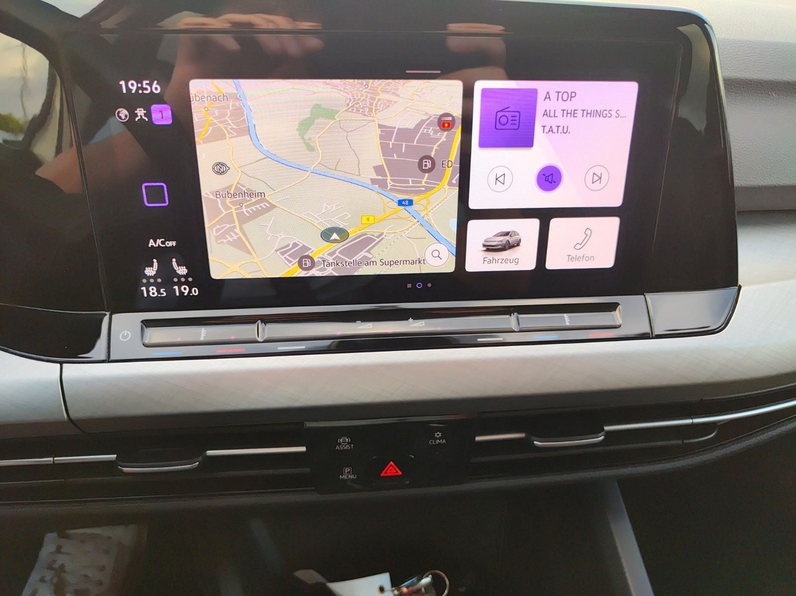 Volkswagen Golf VIII Variant 1.5 TSI - Samsaru's Car Outlet