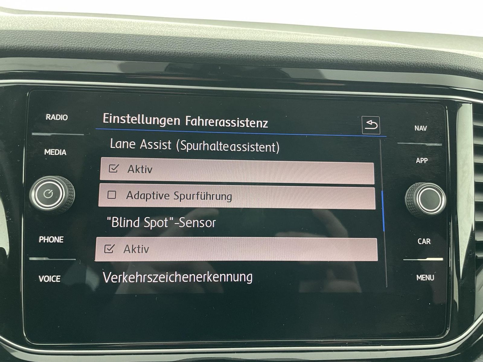 Volkswagen T-Roc 2.0 TSI 4-Motion R - Samsaru's Car Outlet