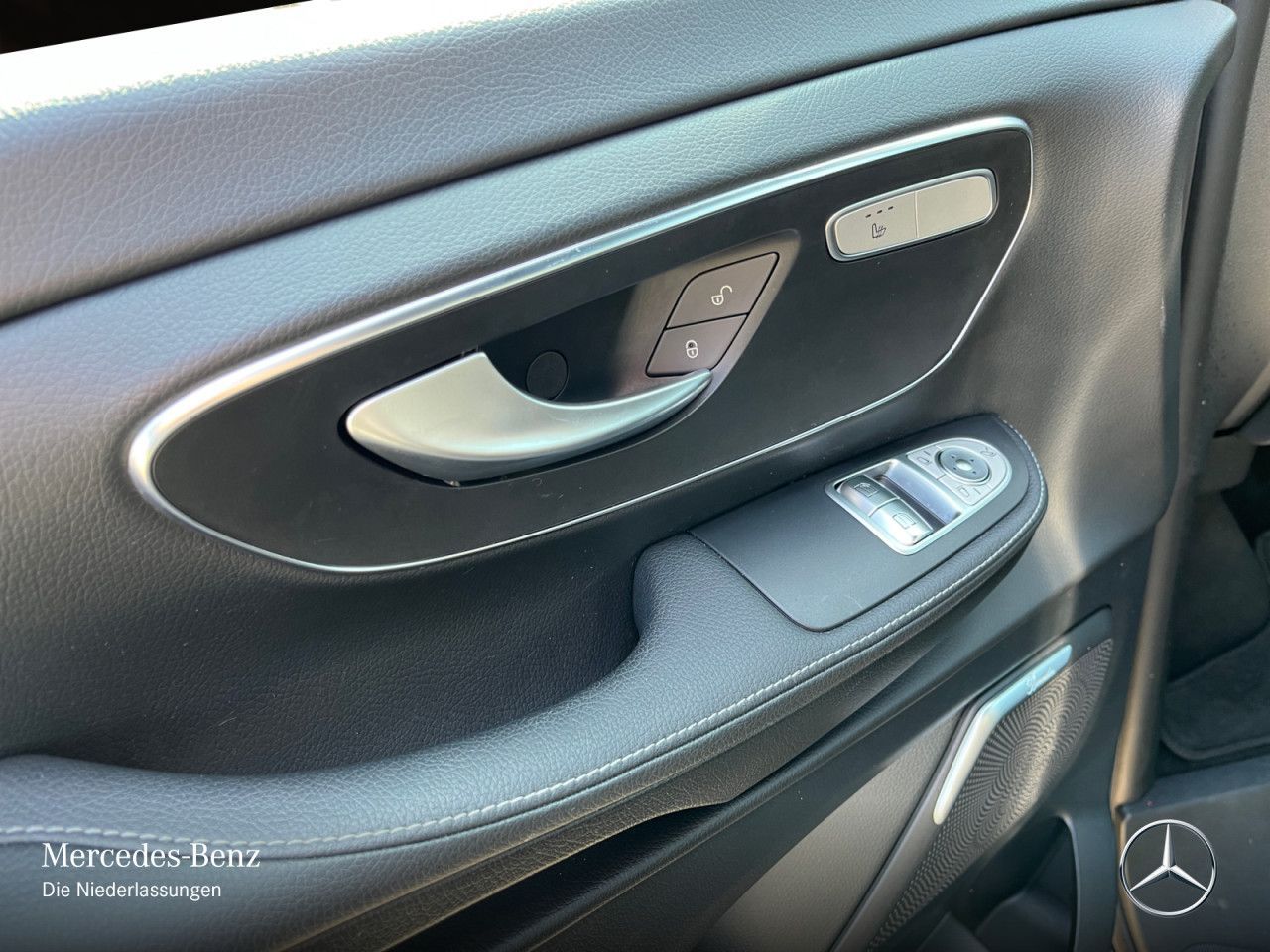 Mercedes-Benz V 300 d Kompakt AVANTGARDE EDITION - Samsaru's Car Outlet