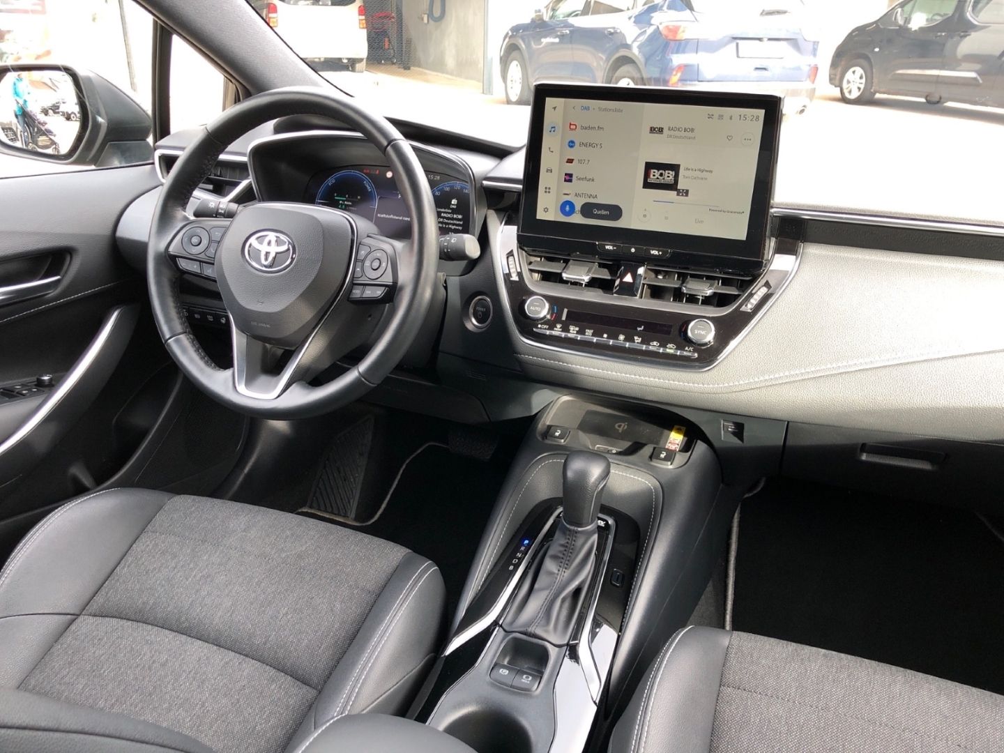 Toyota Corolla 5-Türer Hybrid 1,8L Team D