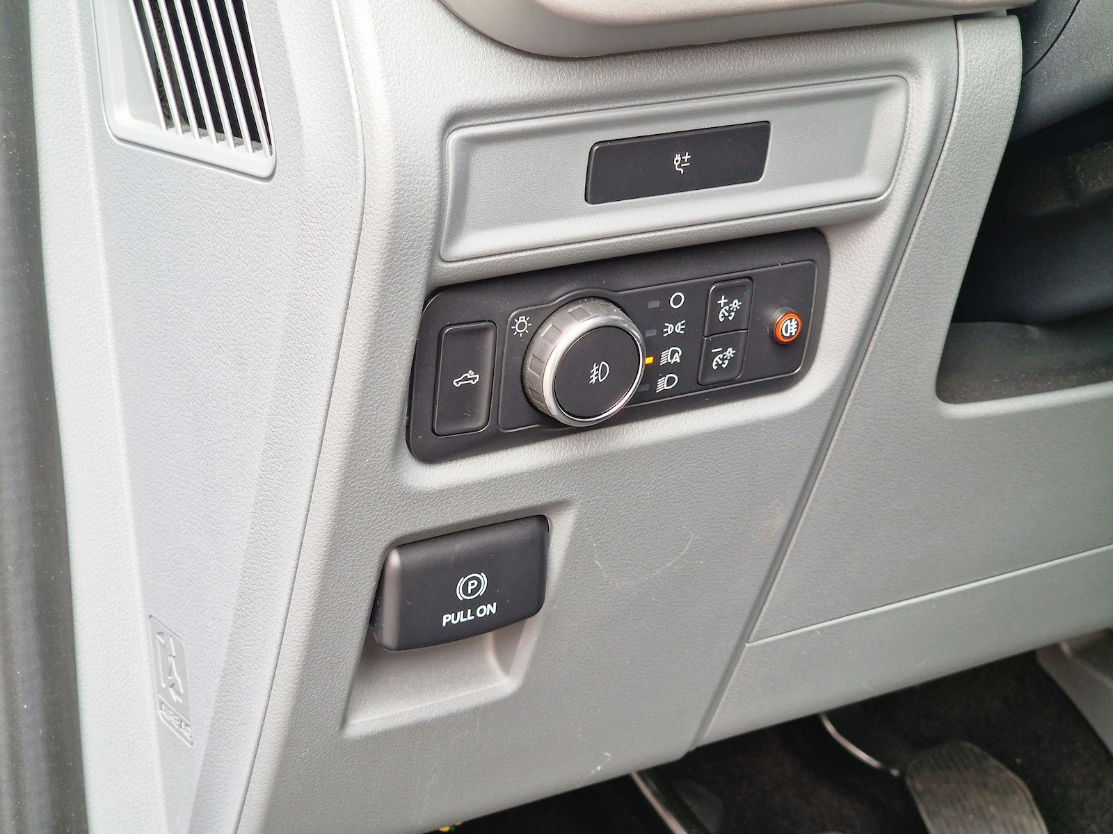 Ford F 150 2.7 V6 Super Crew - Samsaru's Car Outlet