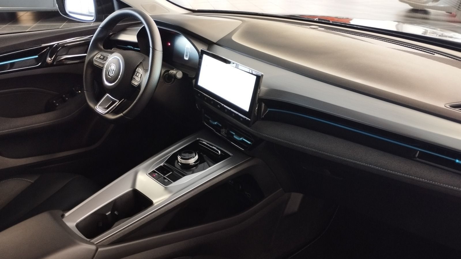MG5  Lux. Leder, Navi, Kamera, elektrischer Sitz