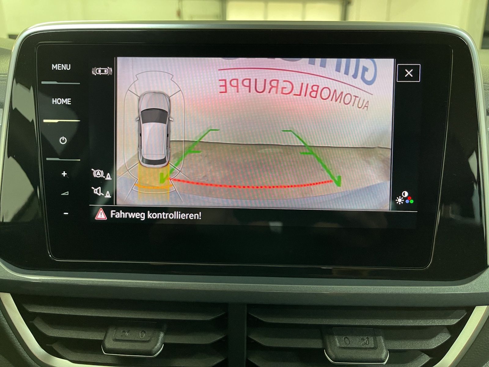 Volkswagen T-Roc 1.5 TSI Style - Samsaru's Car Outlet