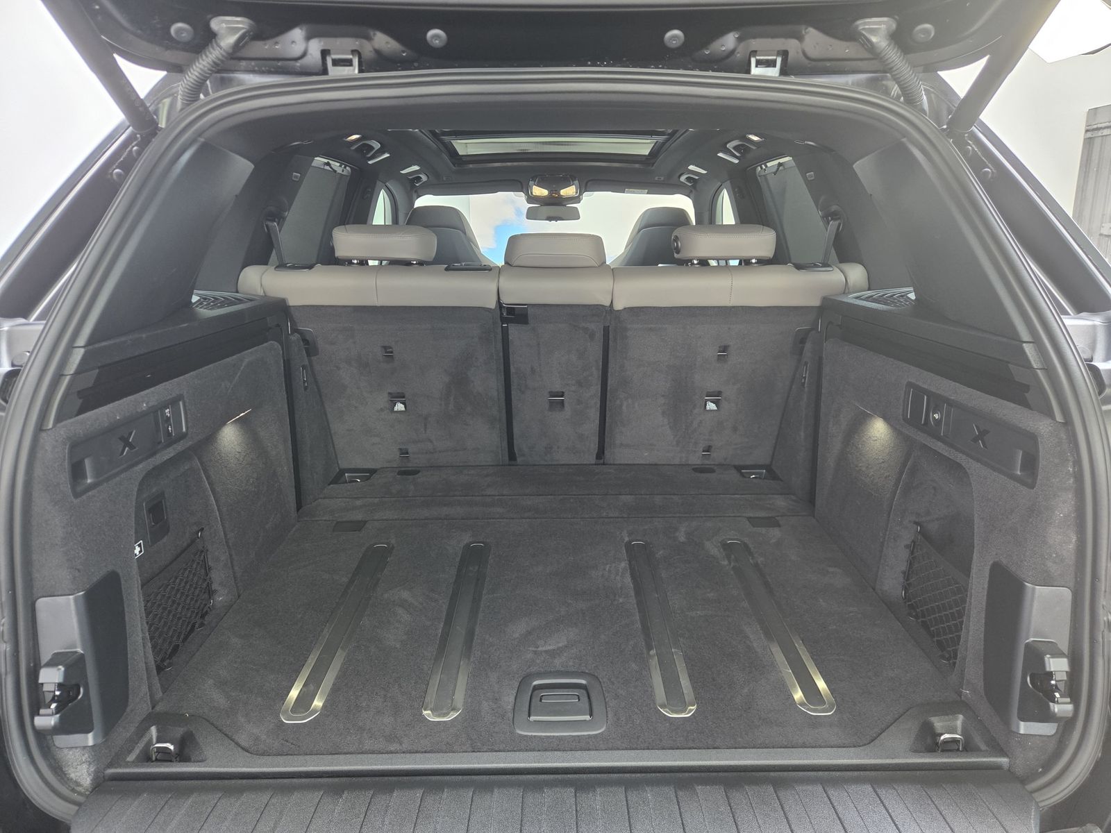 BMW X5 M Competition Matt AHK Sky B&W Carbon UPE196