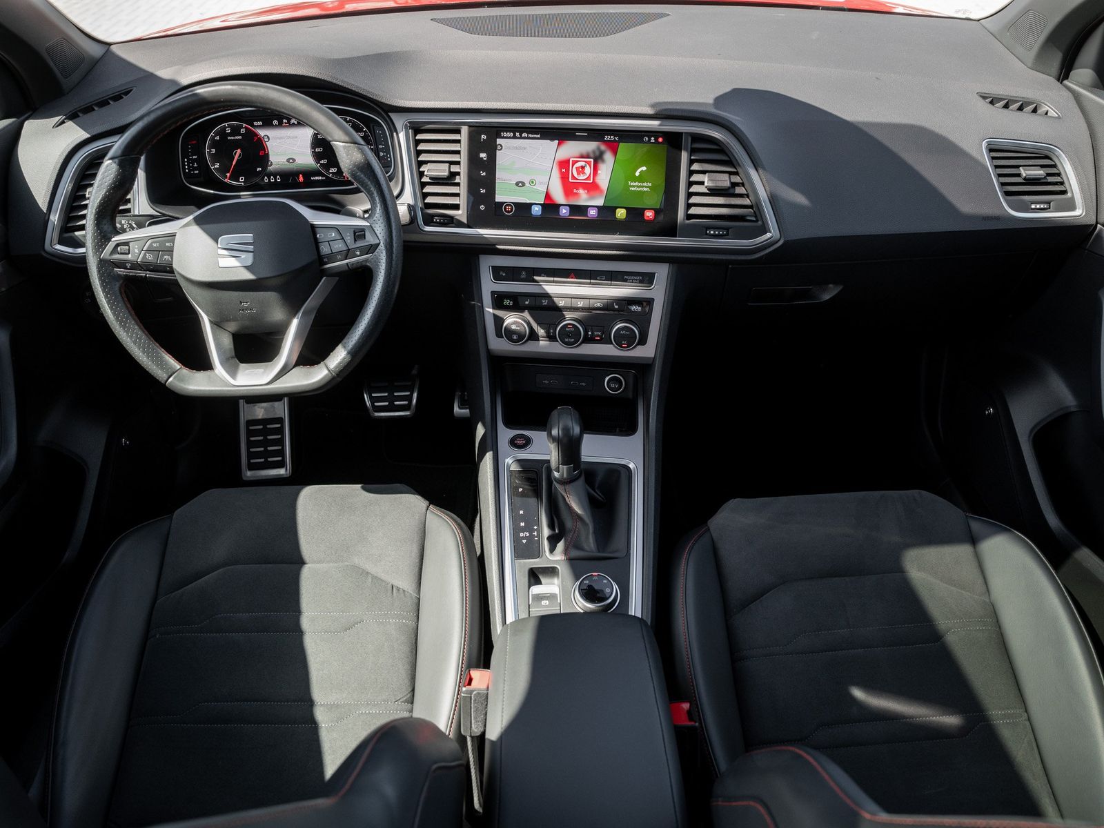 Seat ATECA FR 1.5 TSI DSG AHK Kam. Navi Pano Sportp.