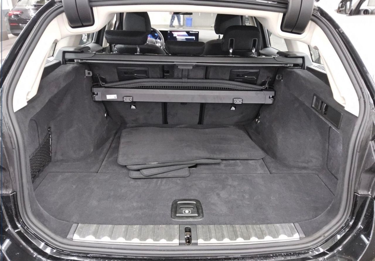 BMW 320d xDrive Touring - Samsaru's Car Outlet