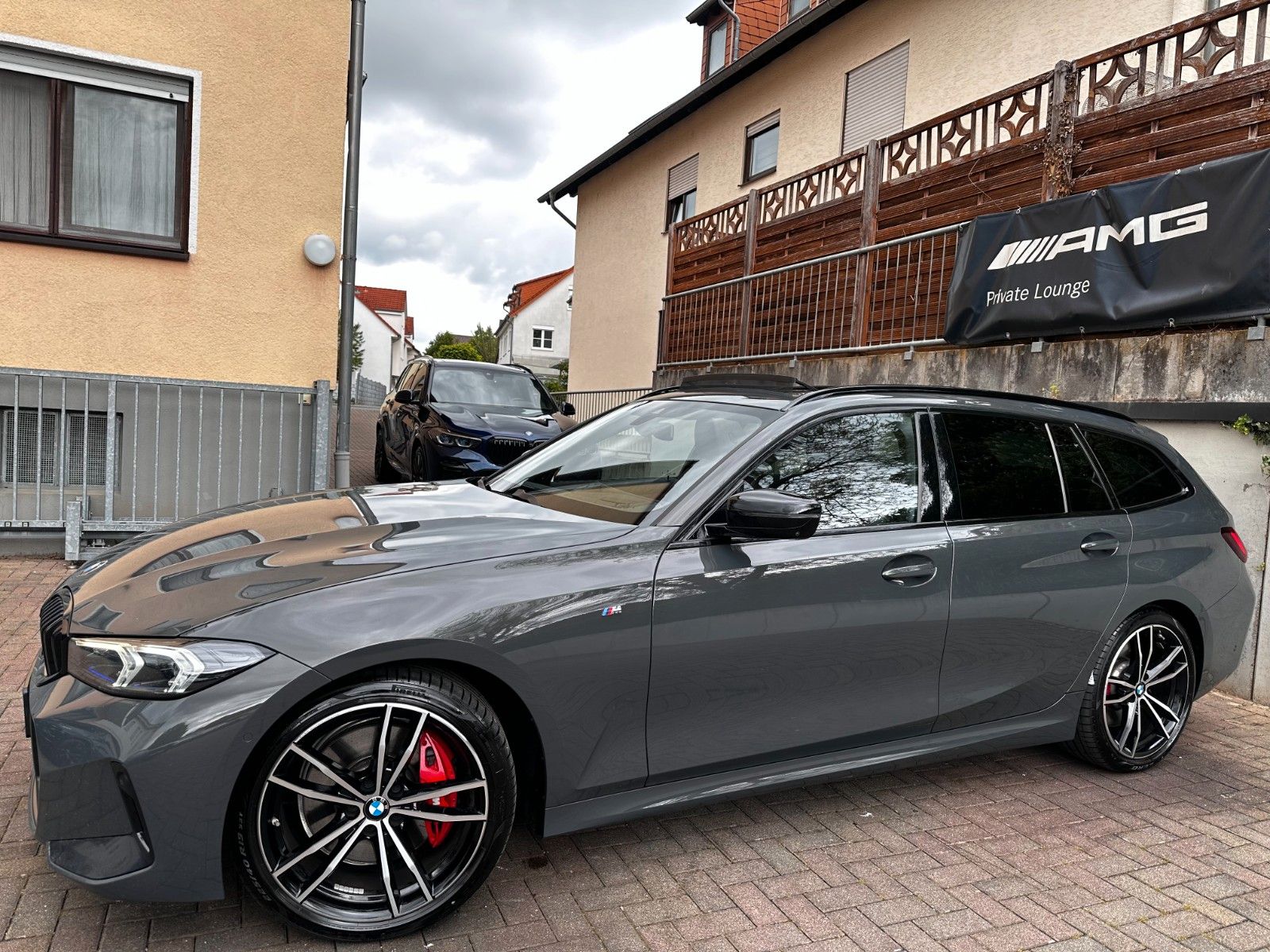 BMW 330d xDrive M Sport PANO*AHK*StandH*H&K*AdapLED