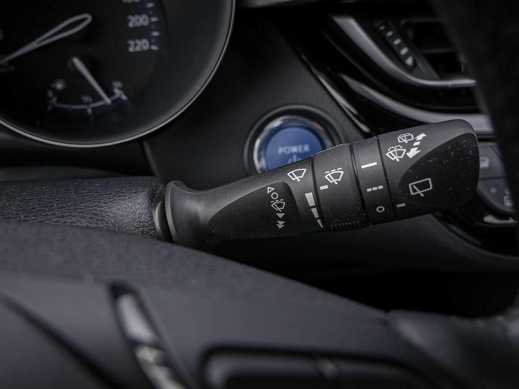 Toyota C-HR HYBRID Flow - Samsaru's Car Outlet