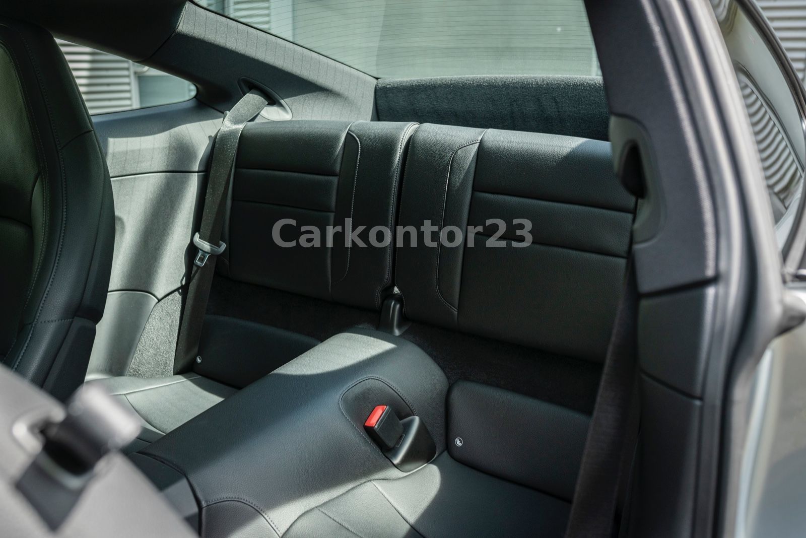 Porsche 992 Carrera - Samsaru's Car Outlet