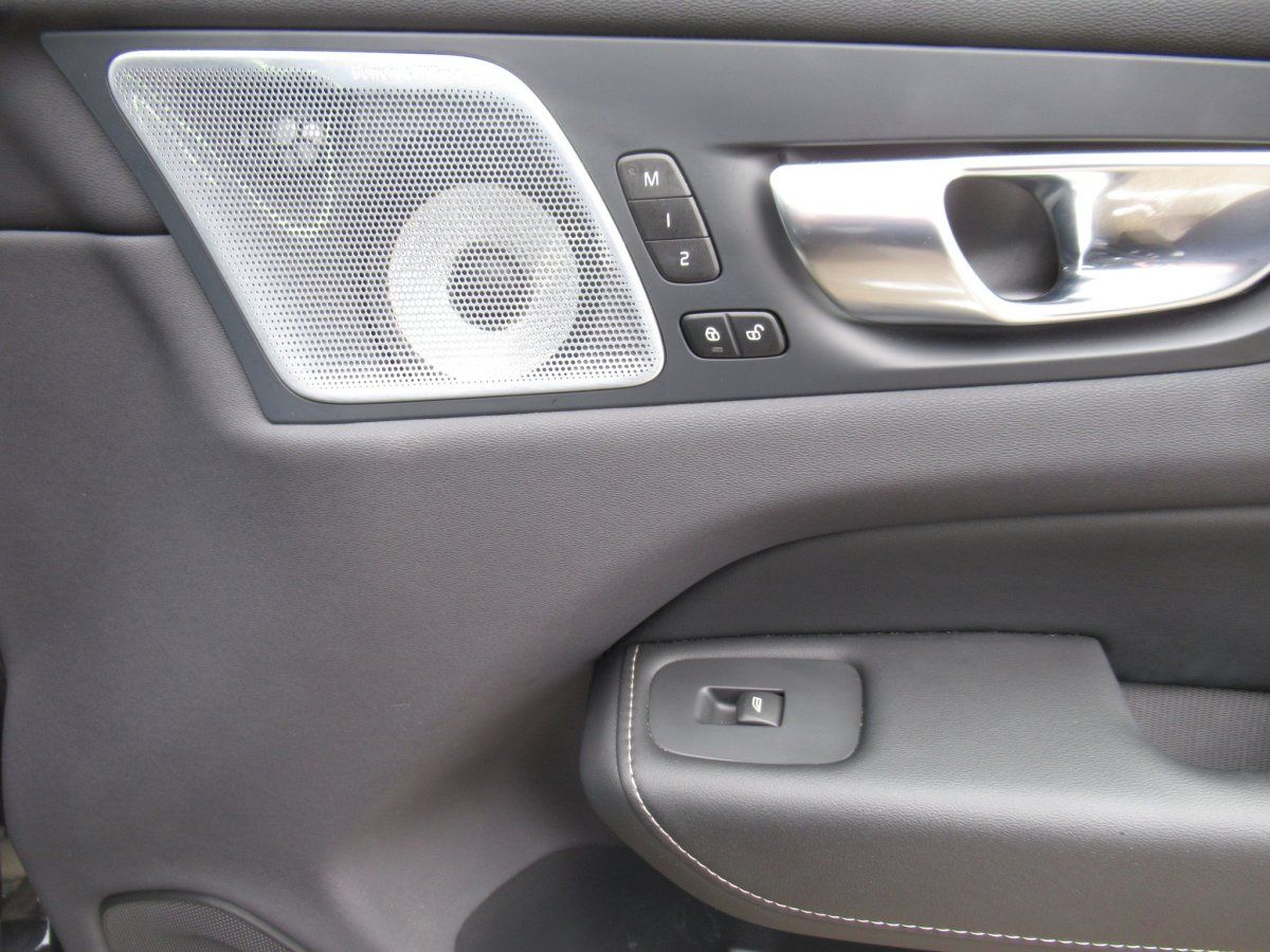 Volvo XC60 T6 AWD Plug-in Hybrid Black Edition Ultra