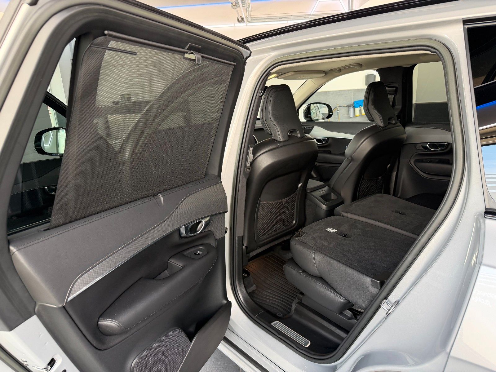 Volvo XC 90 Plus Dark AWD*7-Sitzer*LEDER*360°*AHK*ACC*