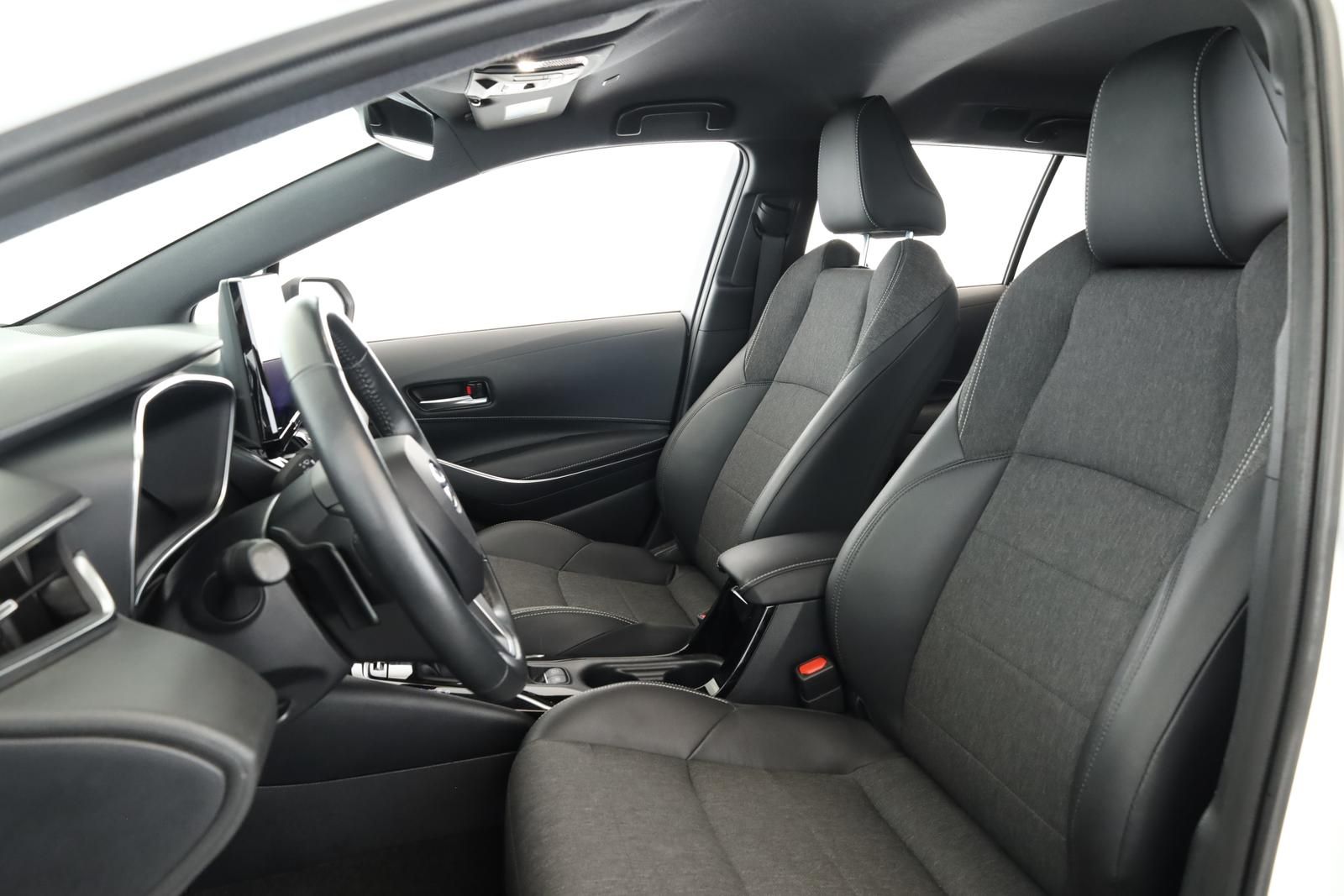 Toyota Corolla Touring Sports 2.0 CVT Team D Navi Kam
