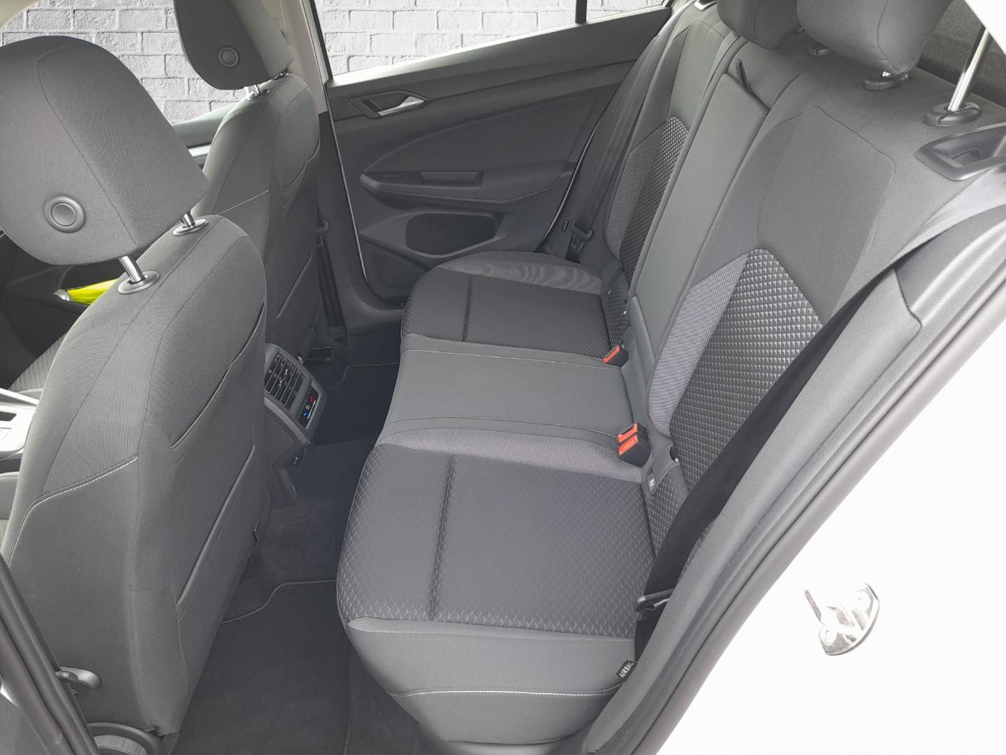 Volkswagen Golf Active 1.5 eTSI - Samsaru's Car Outlet