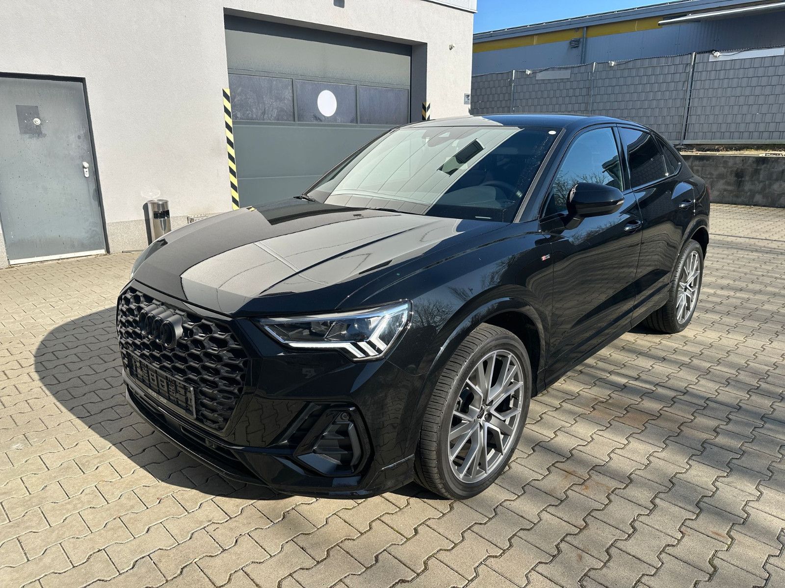 Audi Q3 35 TDI Sportback S line - Samsaru's Car Outlet