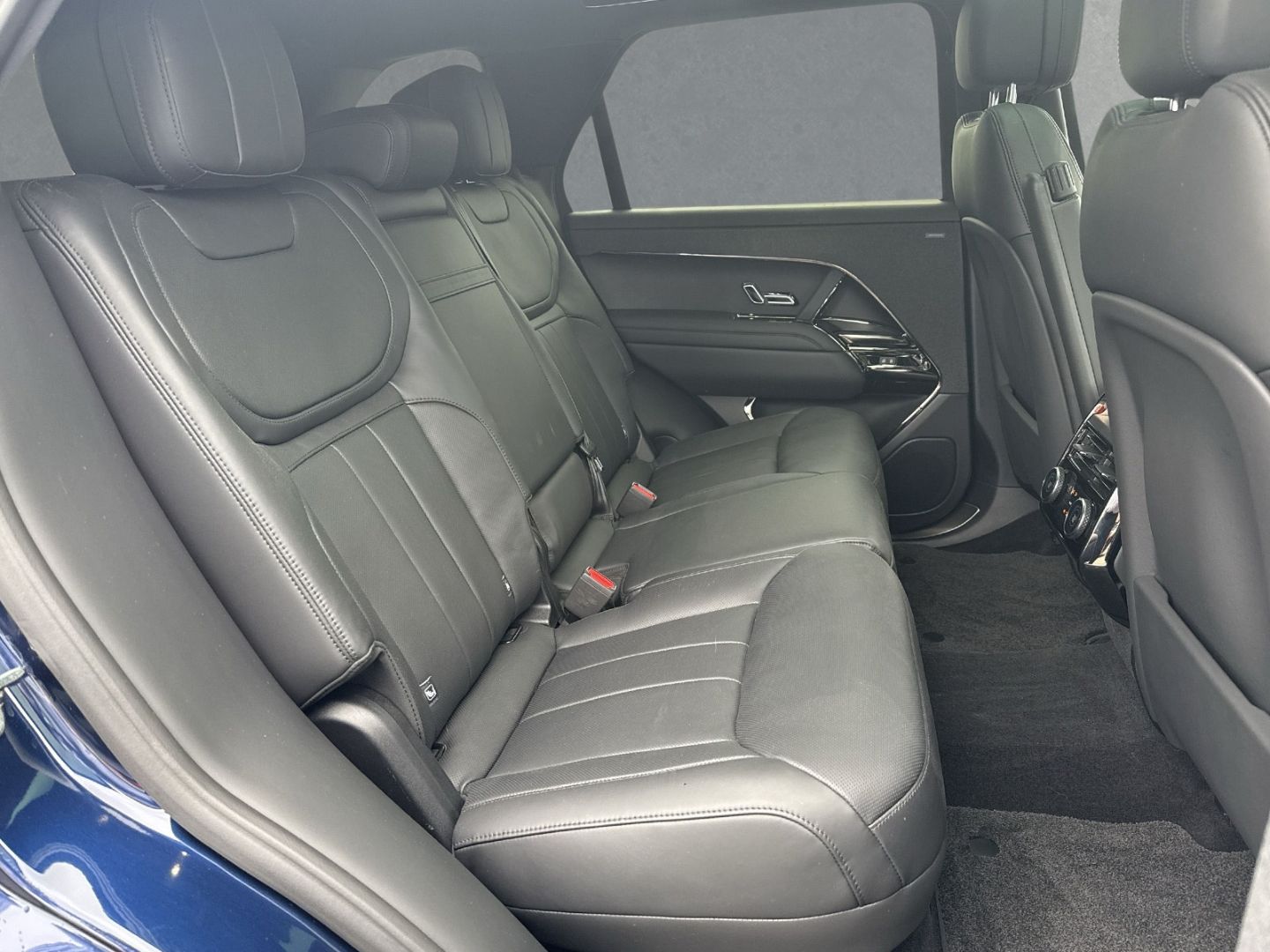 Range Rover Sport Dynamic HSE D300 - Samsaru's Car Outlet