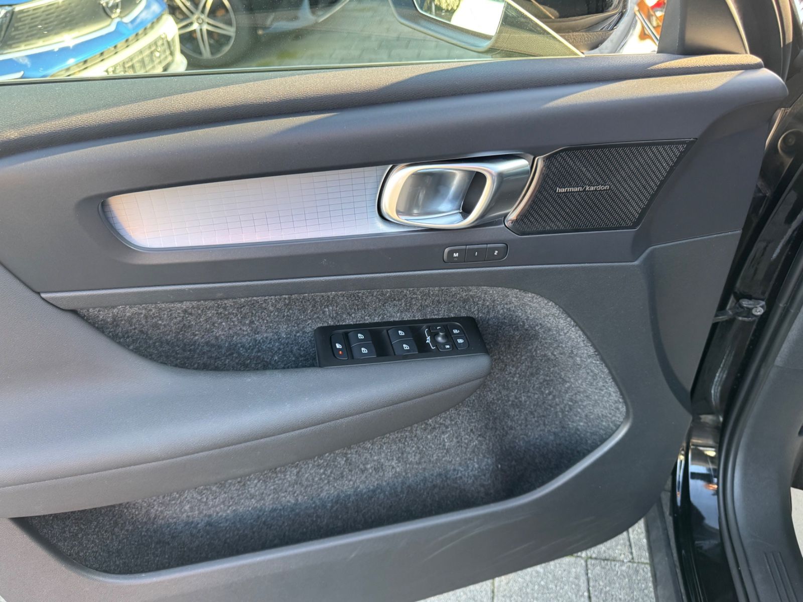 Volvo XC 40 Automatik**Navi+Kamera+AHK+Winter**