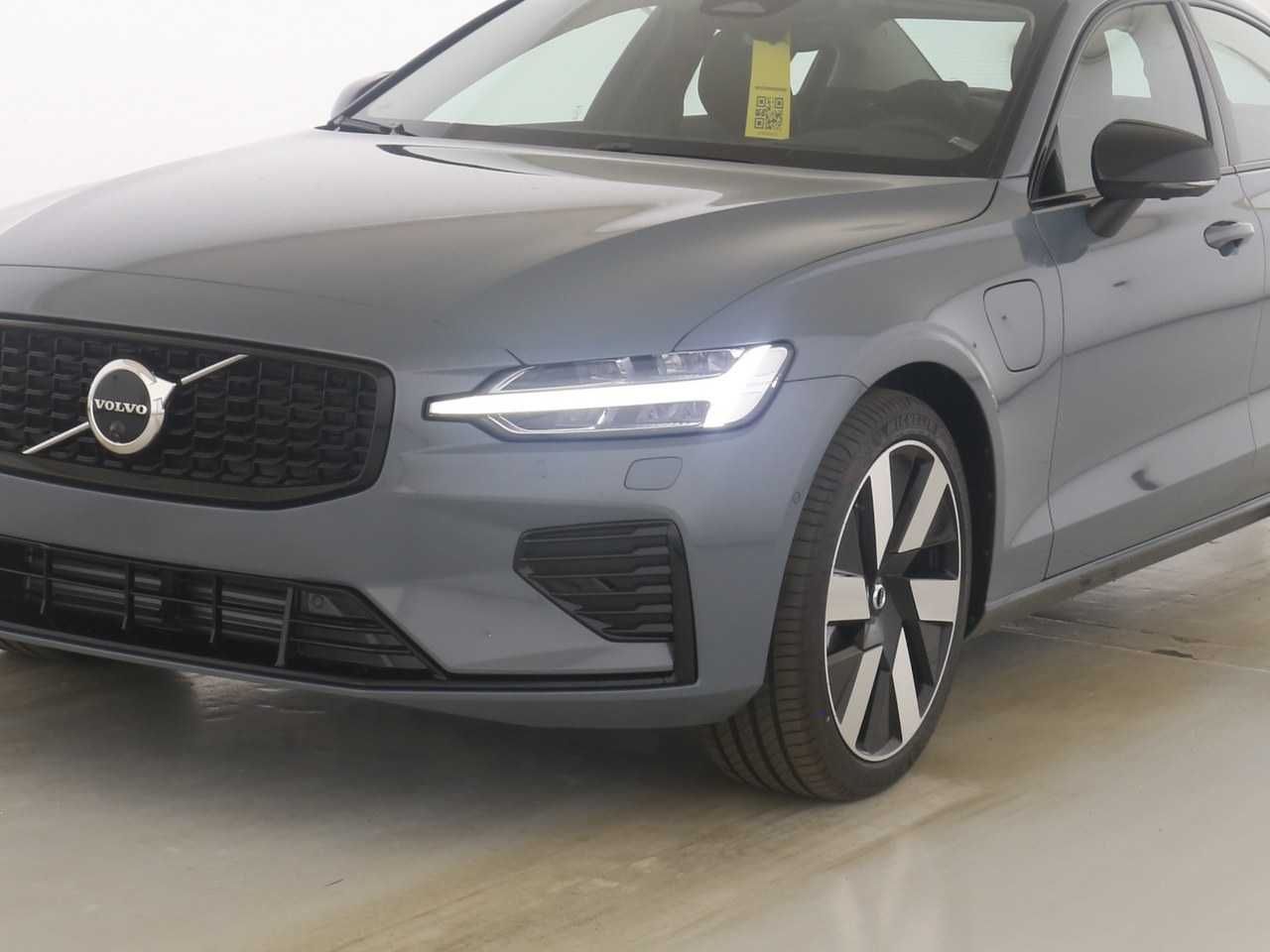 Volvo S60 Plug-In-Hybrid T8 Recharge AWD Ultimate Dark