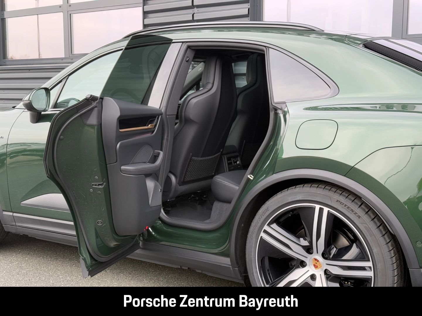 Porsche Macan 4S *AHV*MATRIX*INNO*LUFTFEDER.*HEADUP*BOSE