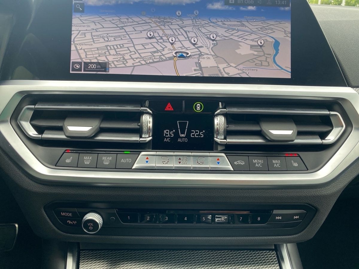 BMW 330e Touring M Sport - Samsaru's Car Outlet