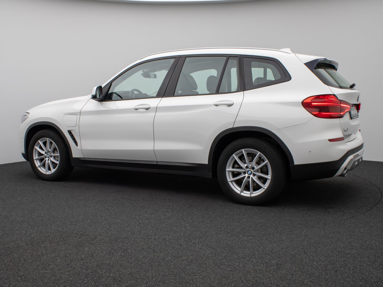 BMW X3 xD30e Panorama Kamera DAB HiFi WLAN Stop&Go