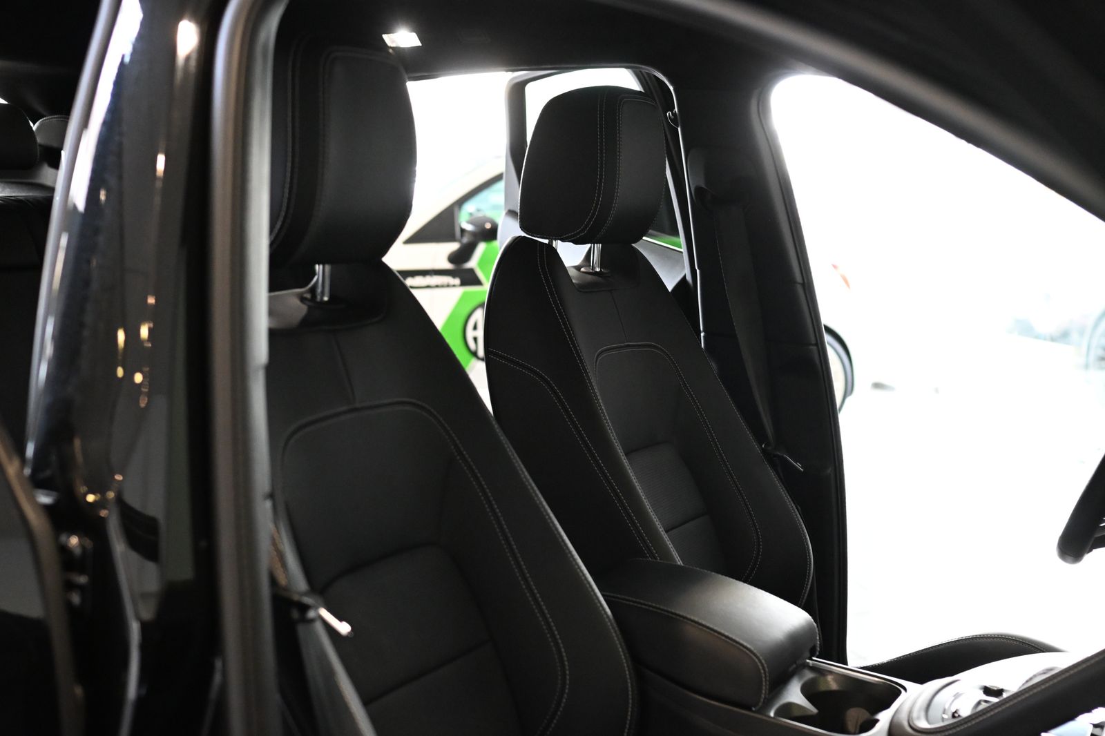 Jaguar E-PACE D163 R-Dynamic SE AWD Leder ACC 19"