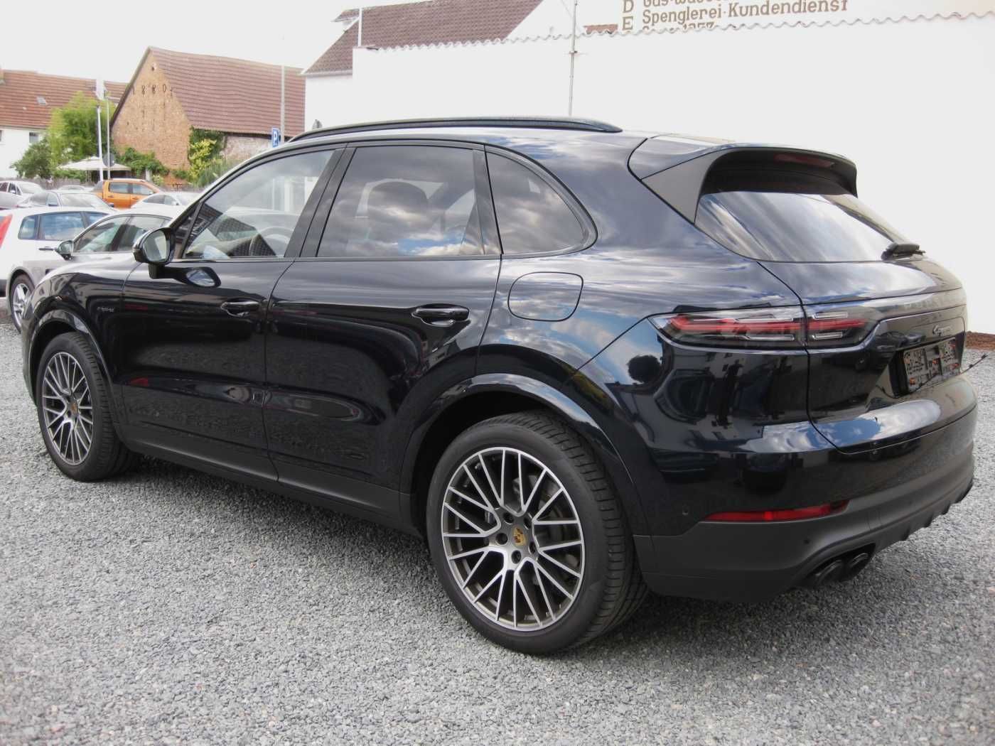 Porsche Cayenne Plug-In-Hybrid Platinum Edition 1Hand