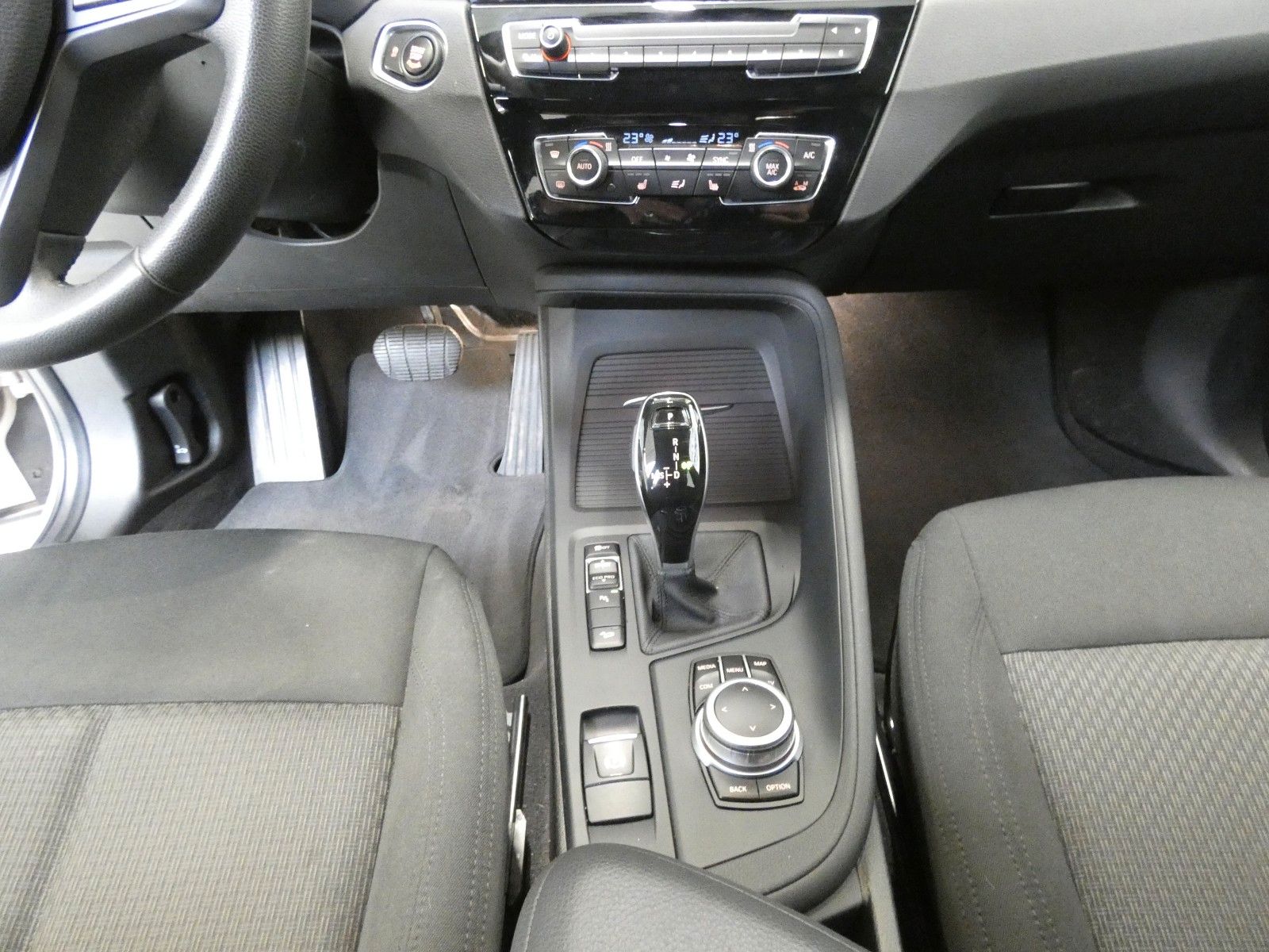 BMW X1 xDrive 25 d Advantage - Samsaru's Car Outlet
