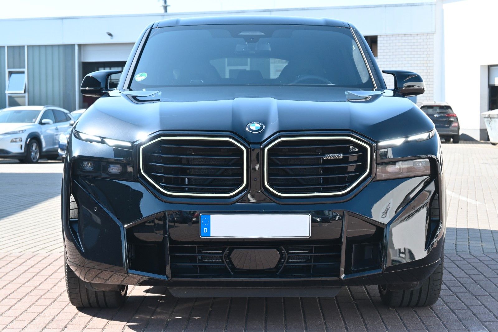 BMW XM*B&W*MASS*LUFT*23"AHK*ACC*NAV*MIETKAUF
