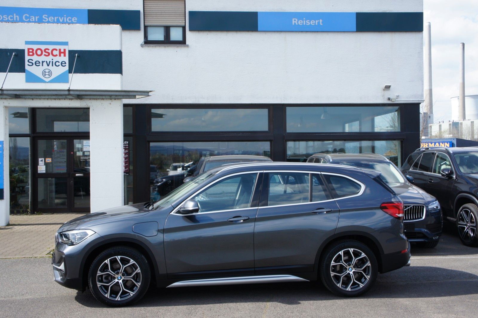 BMW X1 xDrive 25e xLine - Samsaru's Car Outlet