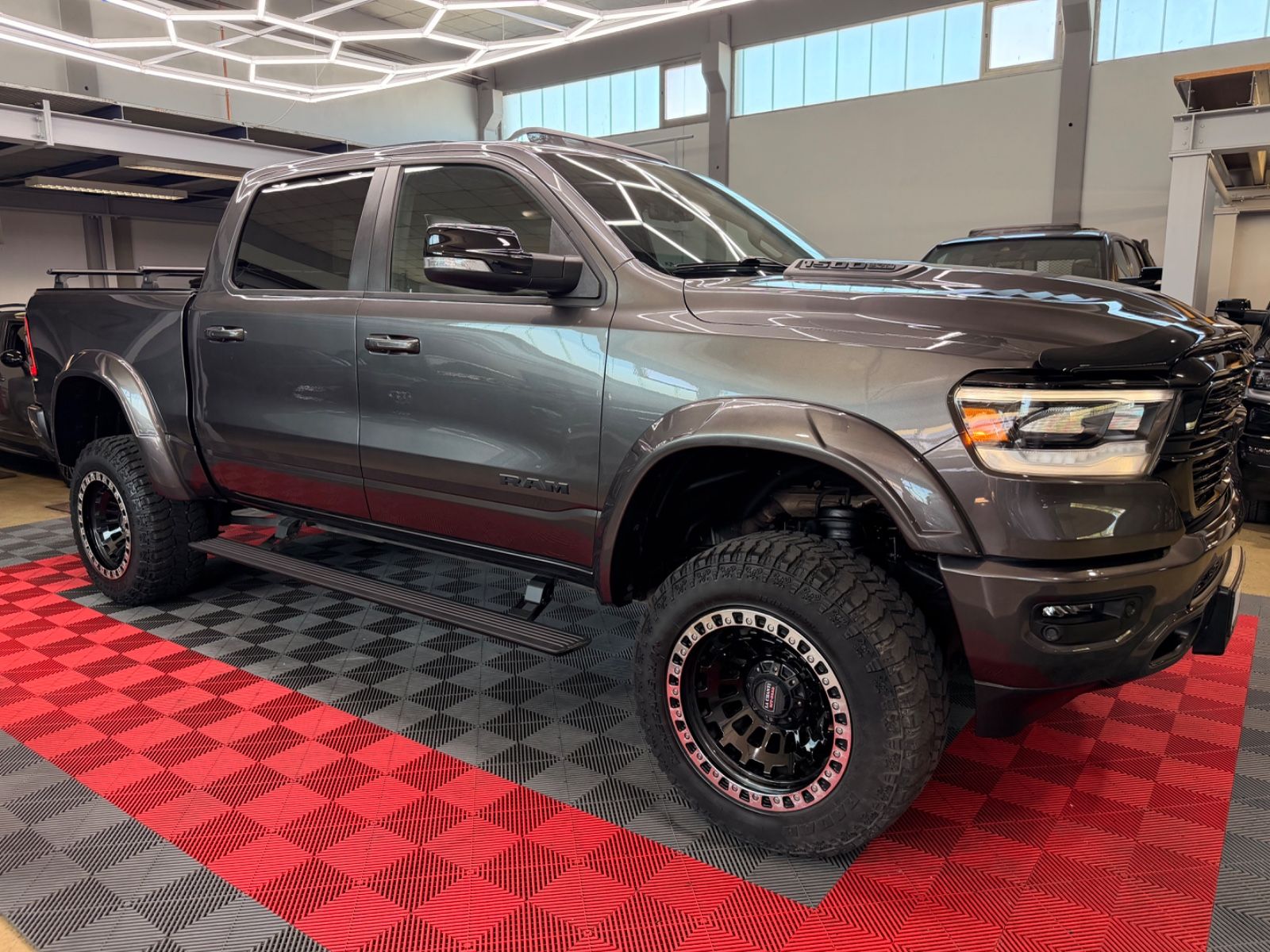 Dodge RAM 1500 5.7 4X4 LARAMIE PANO LPG MonsterTruck