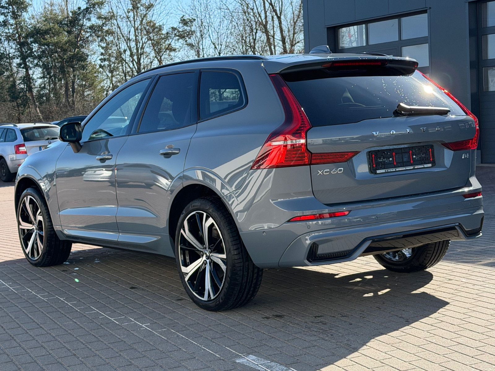 Volvo XC60 B4 B Plus Dark*H&K*360°*PANO*AHK*STHZG*