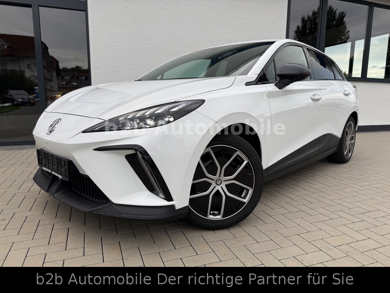 MG4 Luxury /360°/LED/Key/Wärmepumpe/FaceLift!!