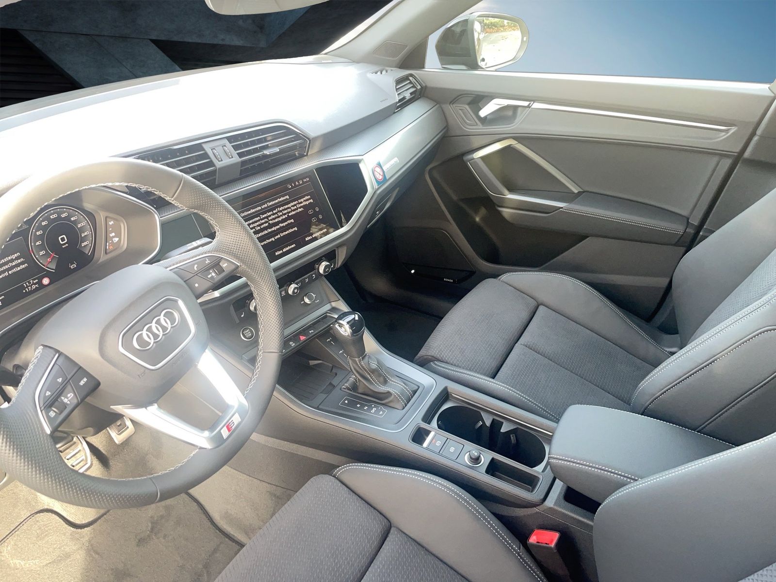 Audi Q3 Sportback 40TFSI S-Line Matrix|AHK|Pano