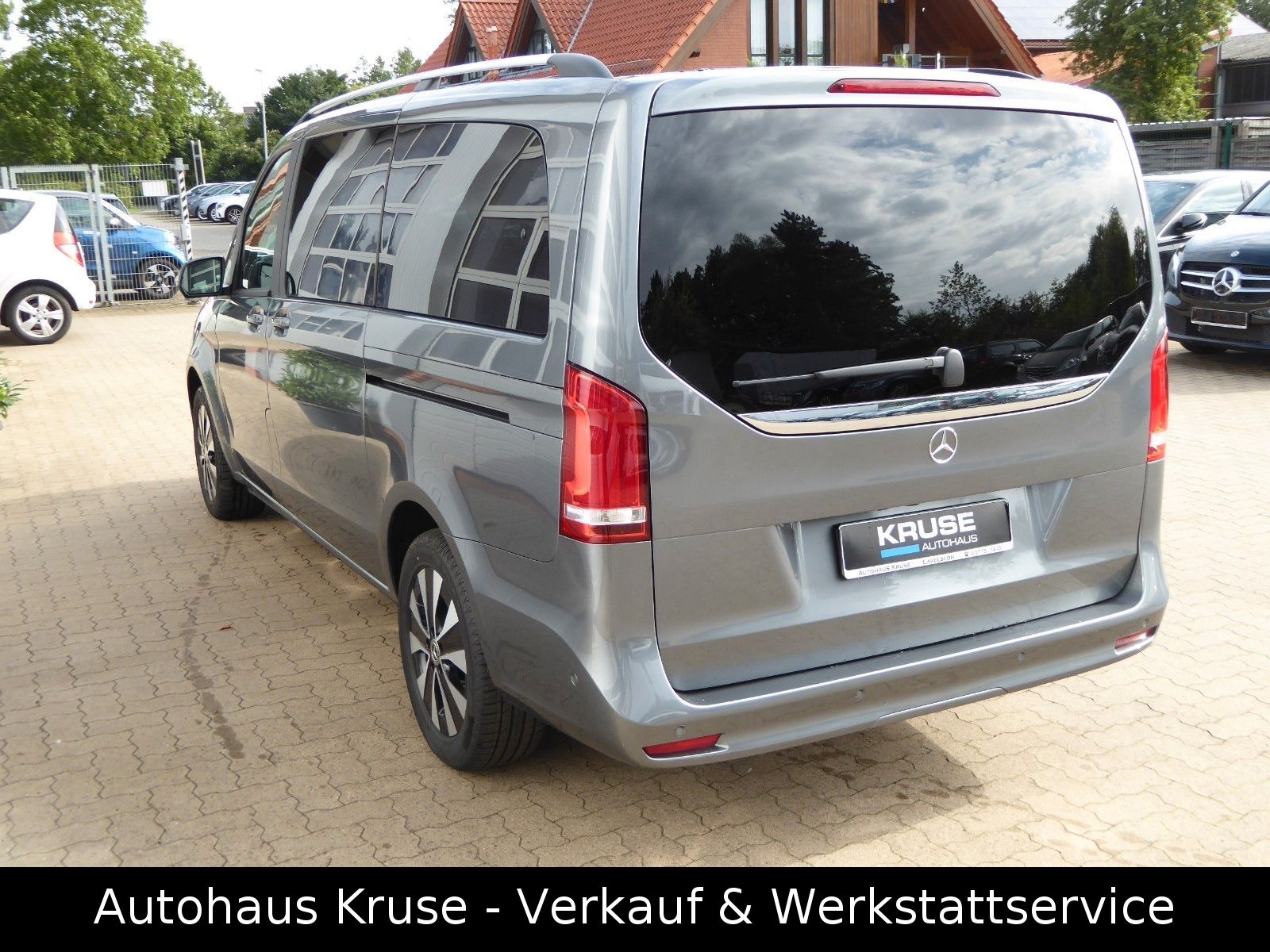 Mercedes-Benz V 220 d EDITION LANG - Samsaru's Car Outlet