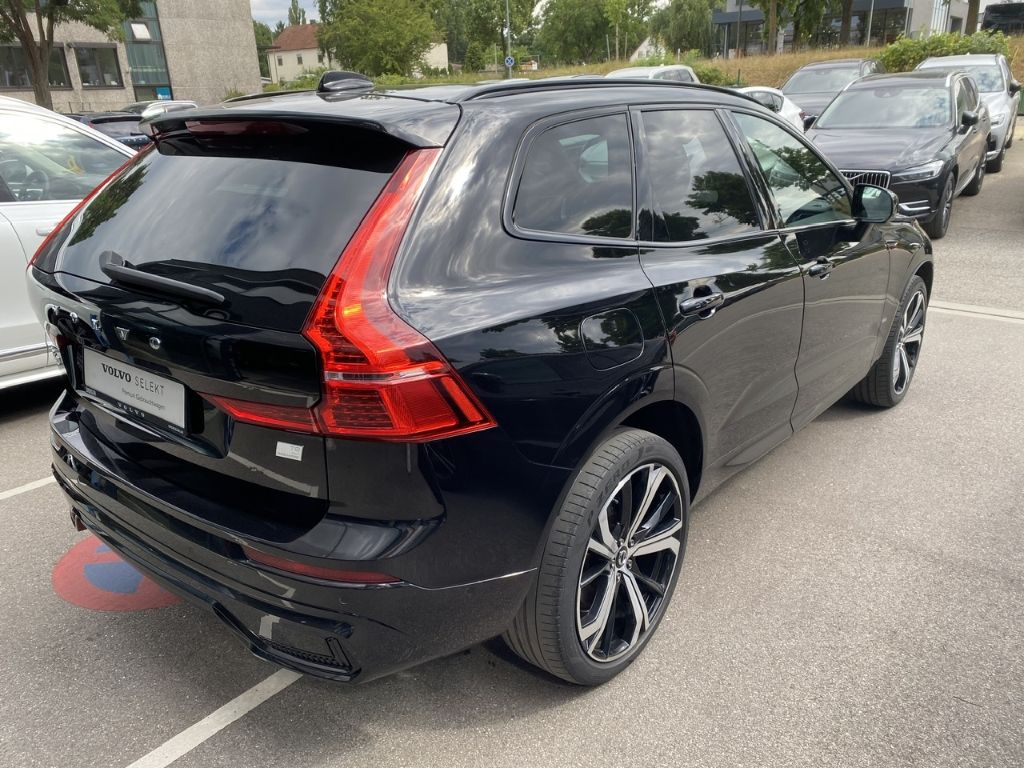 Volvo XC60 R Design Recharge Plug-In Hybrid AWD T8 Twi