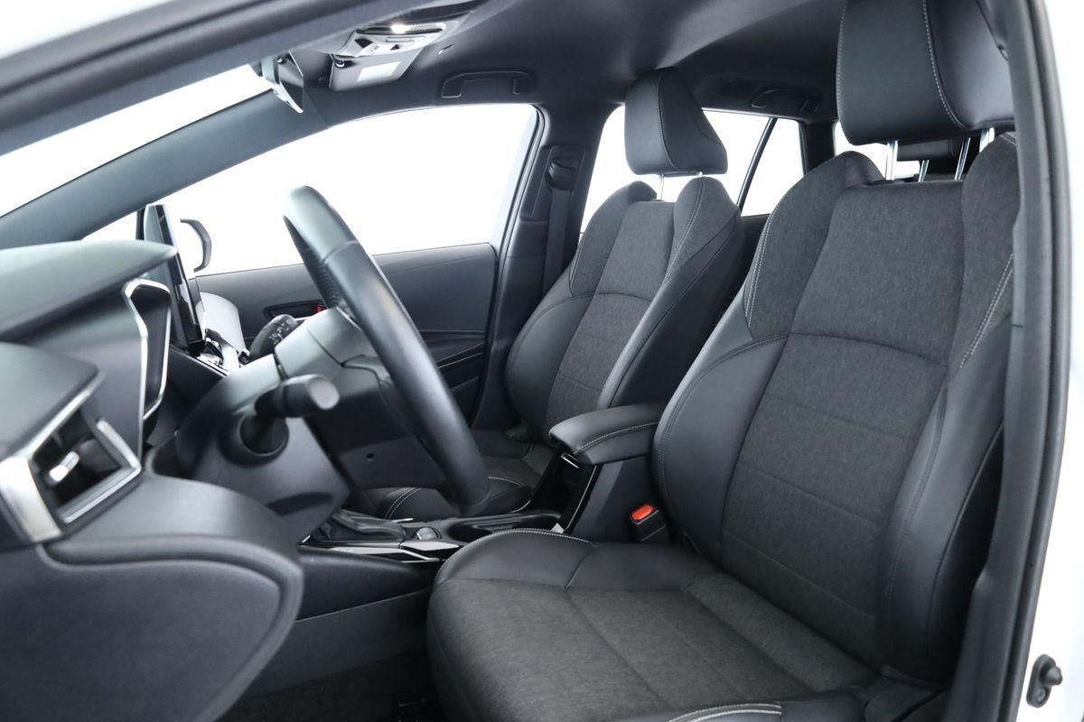 Toyota Corolla Touring Sports 1.8 CVT Team D Navi Kam