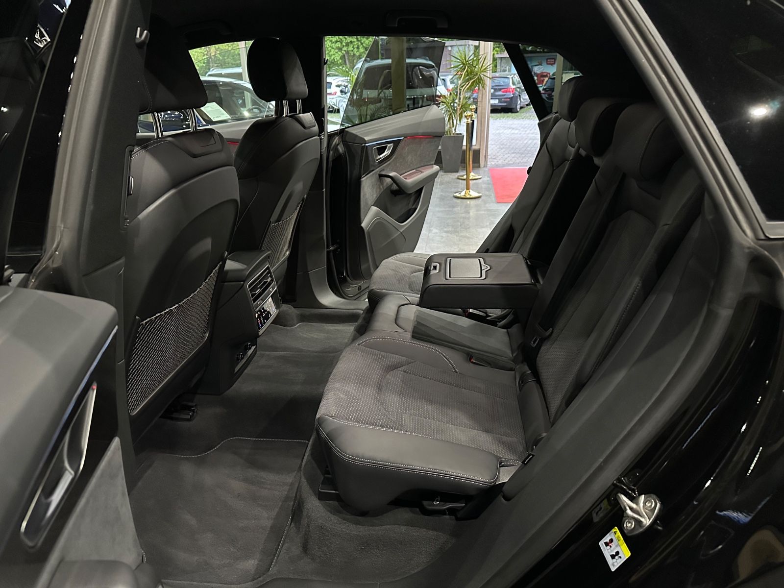 Audi Q8 quattro Competition S Line / Carbon/ Matrix