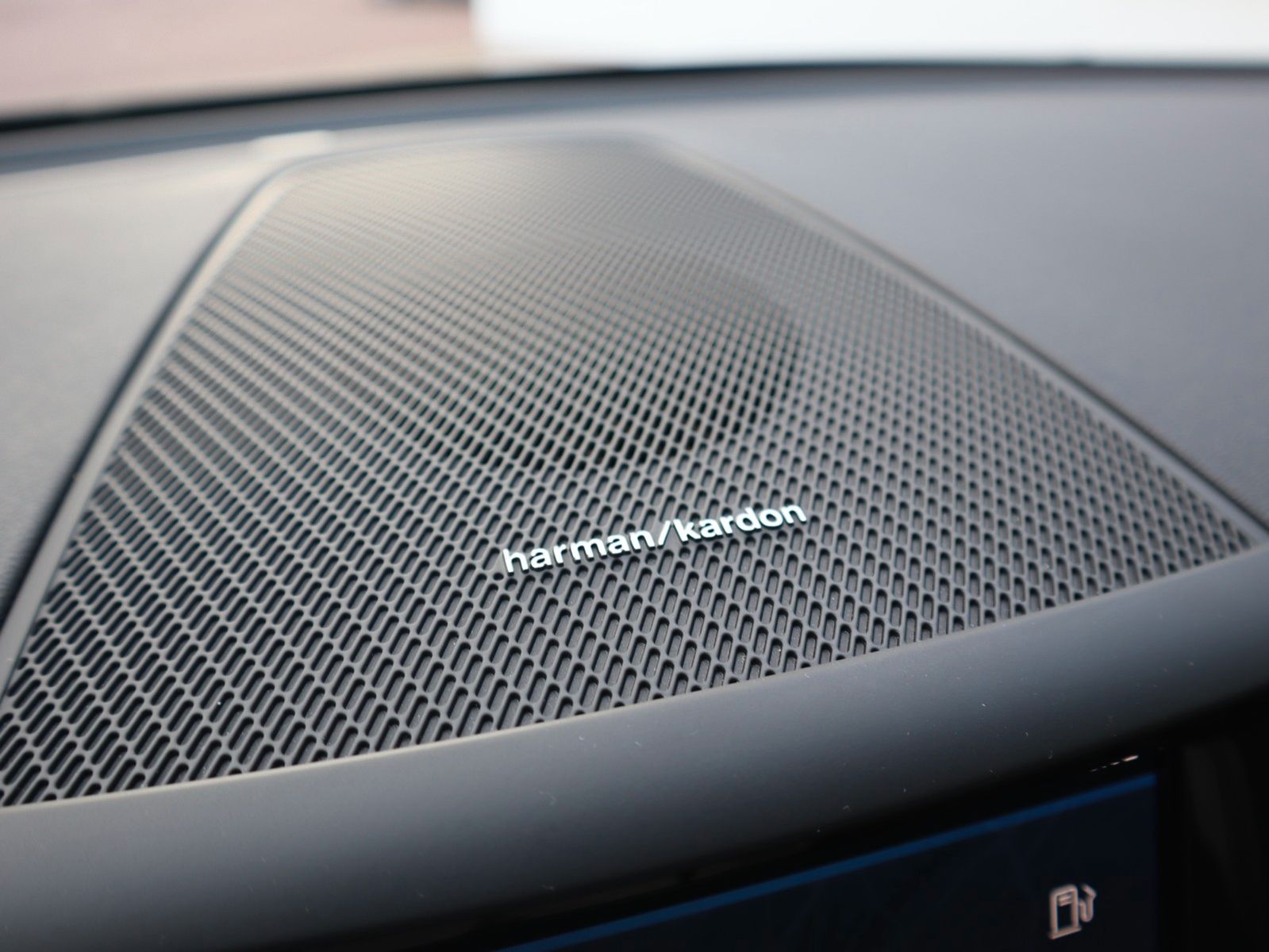 Volvo XC60 B4 Plus Dark AWD